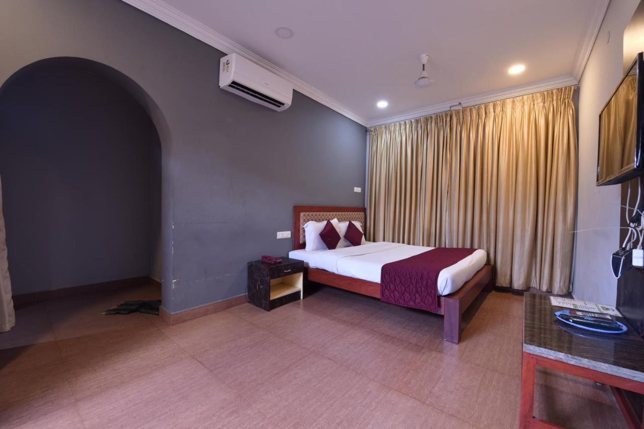 King Park Hotel Pondicherry Exterior foto