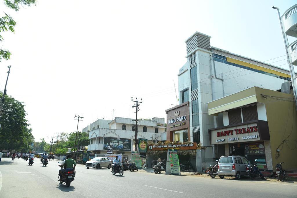King Park Hotel Pondicherry Exterior foto