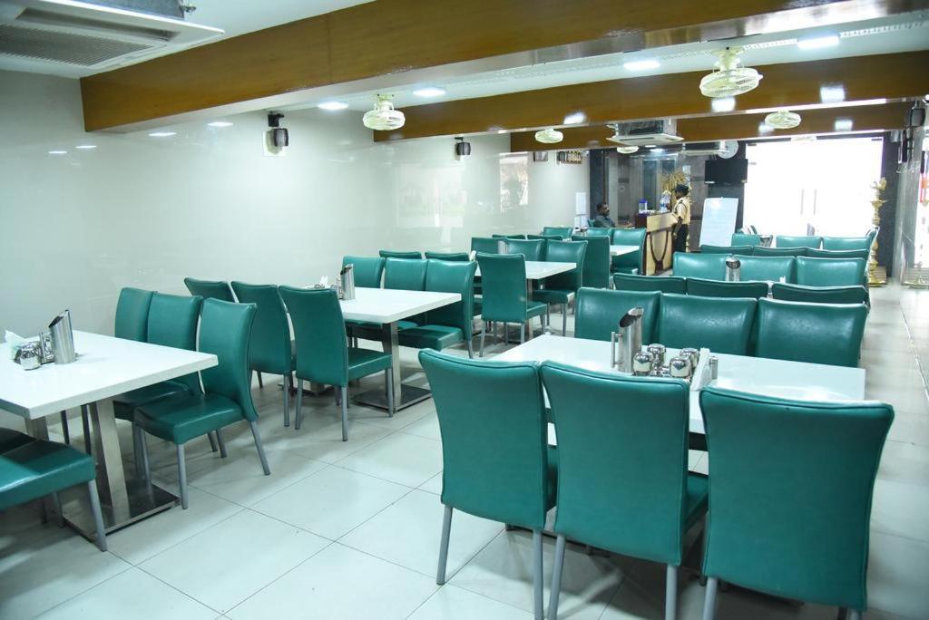 King Park Hotel Pondicherry Exterior foto