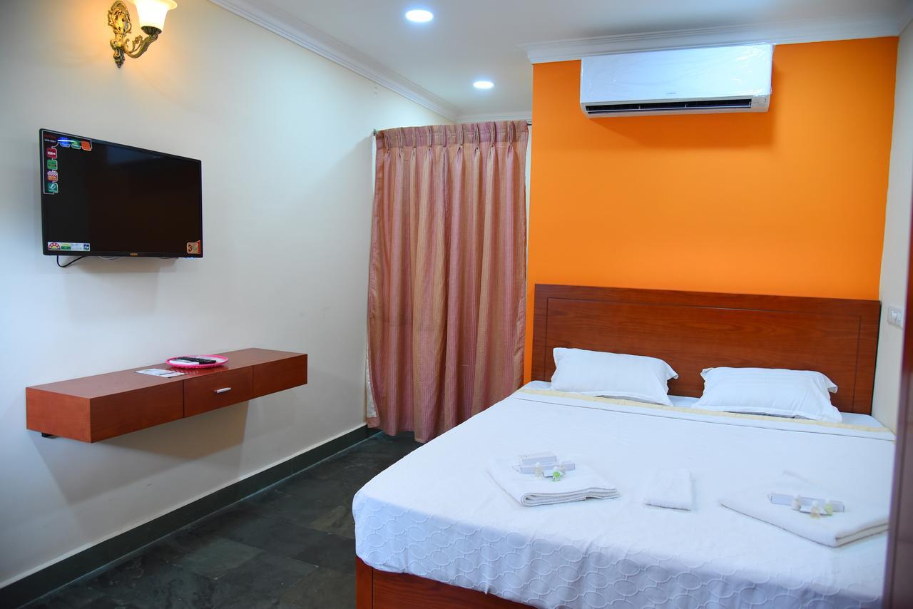 King Park Hotel Pondicherry Exterior foto