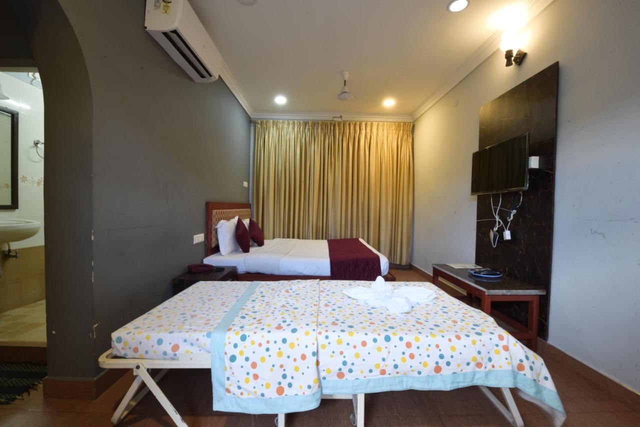 King Park Hotel Pondicherry Exterior foto