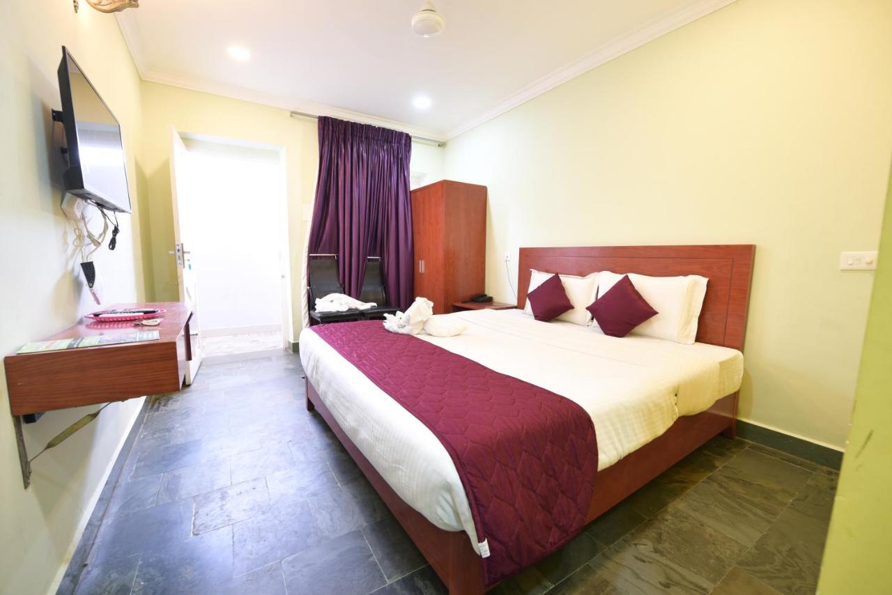 King Park Hotel Pondicherry Exterior foto